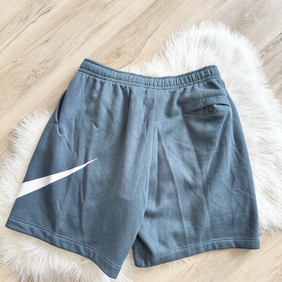 Nike Men's Sportswear Club Graphic Shorts Large AS - Picture 3 of 3